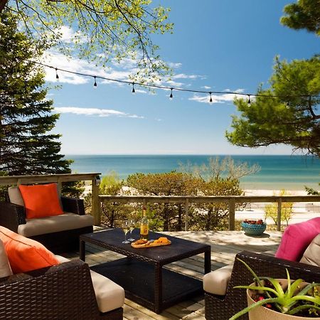 Looking Glass Beachfront Inn Гранд-Хейвен Экстерьер фото